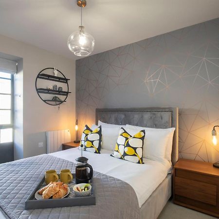 Elliot Oliver - Modern 2 Bedroom Town Centre Apartment Cheltenham Exteriör bild